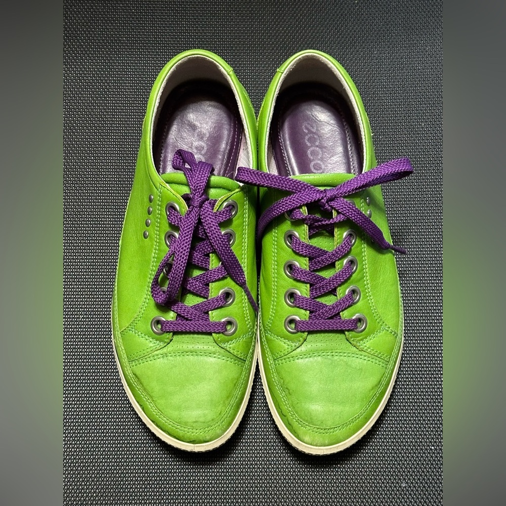 Ecco Women's Lime Green Golf Sneakers with Violet Laces